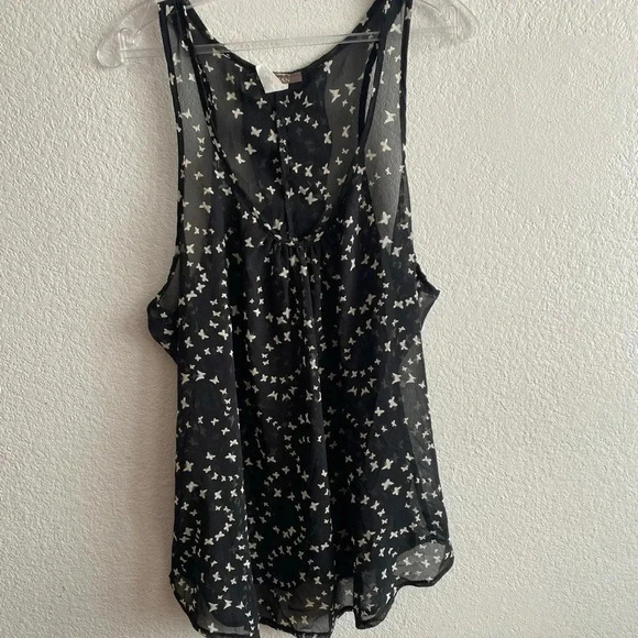 💥Libian Preowned Plus-Size Lightweight Butterfly’s Print Top - Picture 1 of 6